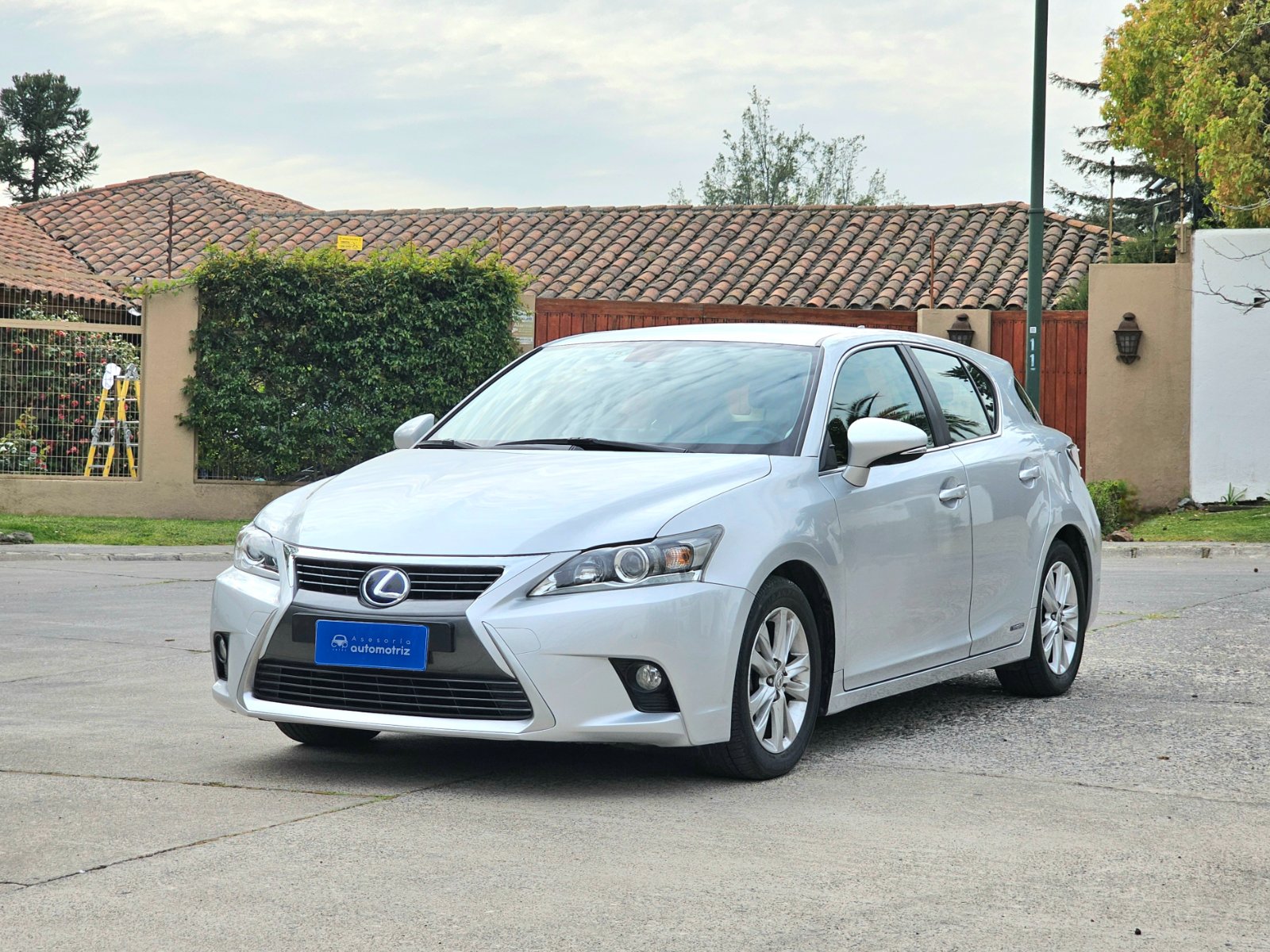 LEXUS CT200H HS Hybrid 1.8 AUT HB - Imagen 3